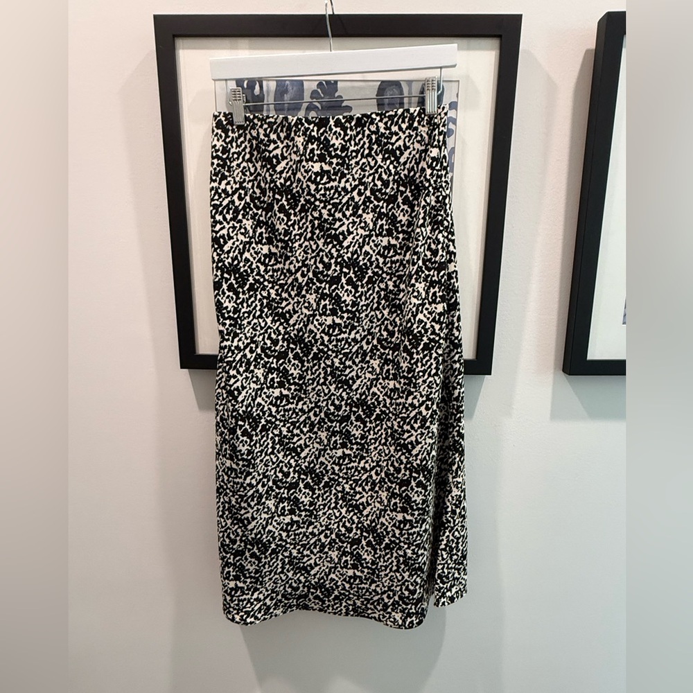 Evereve Printed Midi Skirt Size M | Black Cream Elastic Waist Skirt